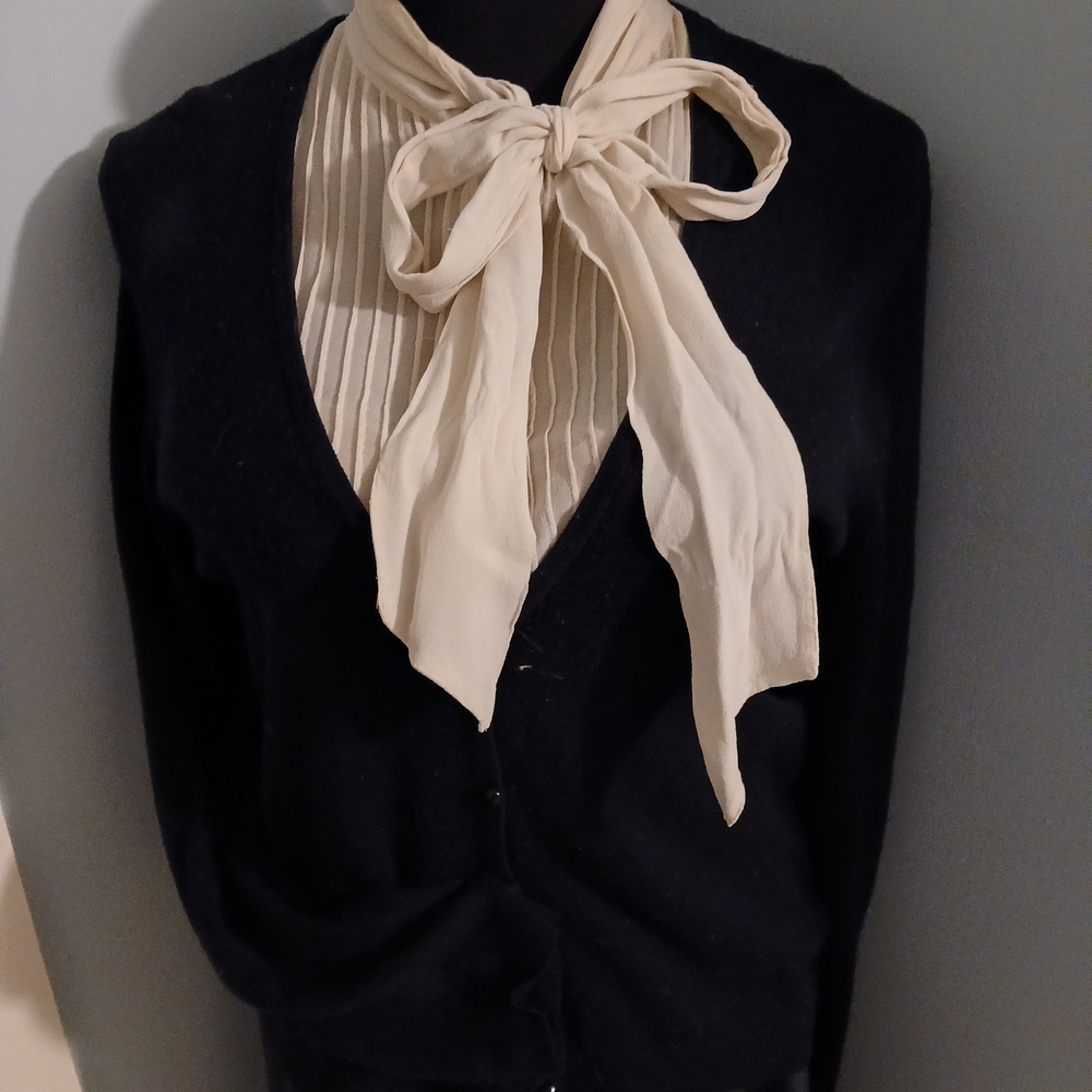 Ralph Lauren Black Cardigan W/ Cream Bow Detail - Picture 3 of 4